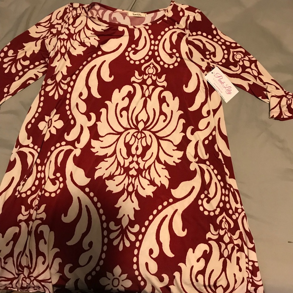Red damask dress with pockets